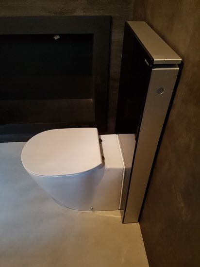 Wc Gébérit Monolith et habillage en verre